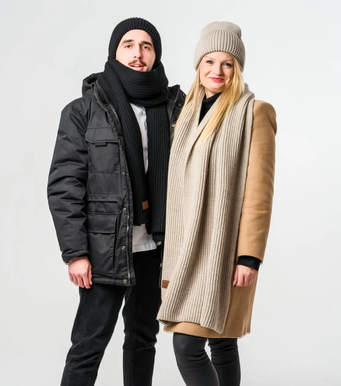 Set Invernale: Berretto e Sciarpa in Lana Merino - Maglia Spessa, Nero