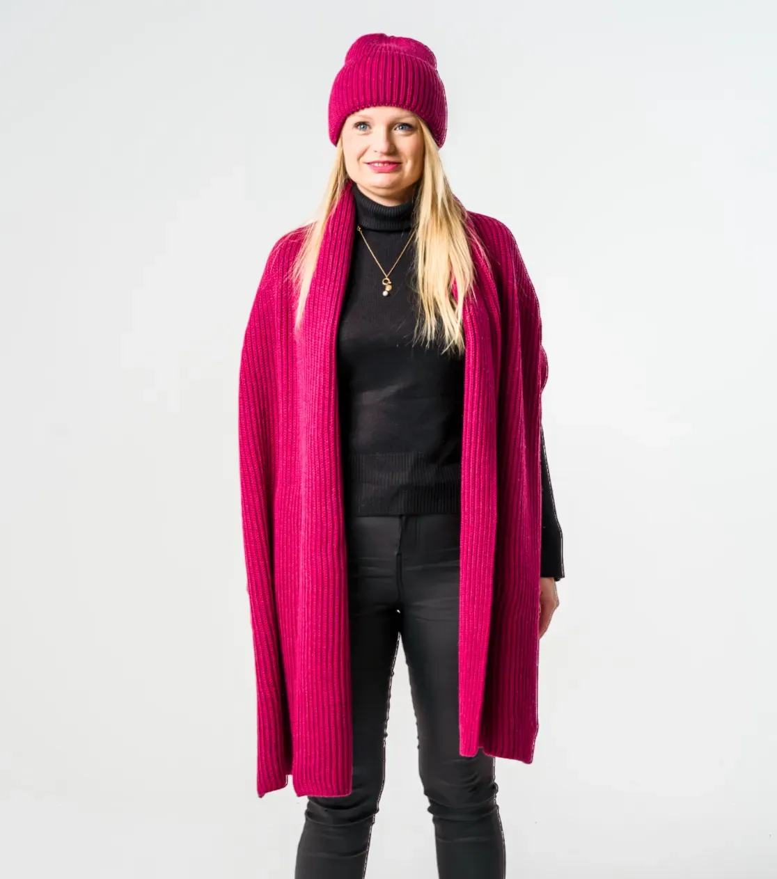 Set Invernale: Berretto e Sciarpa in Lana Merino - Maglia Spessa, Lampone Rosa