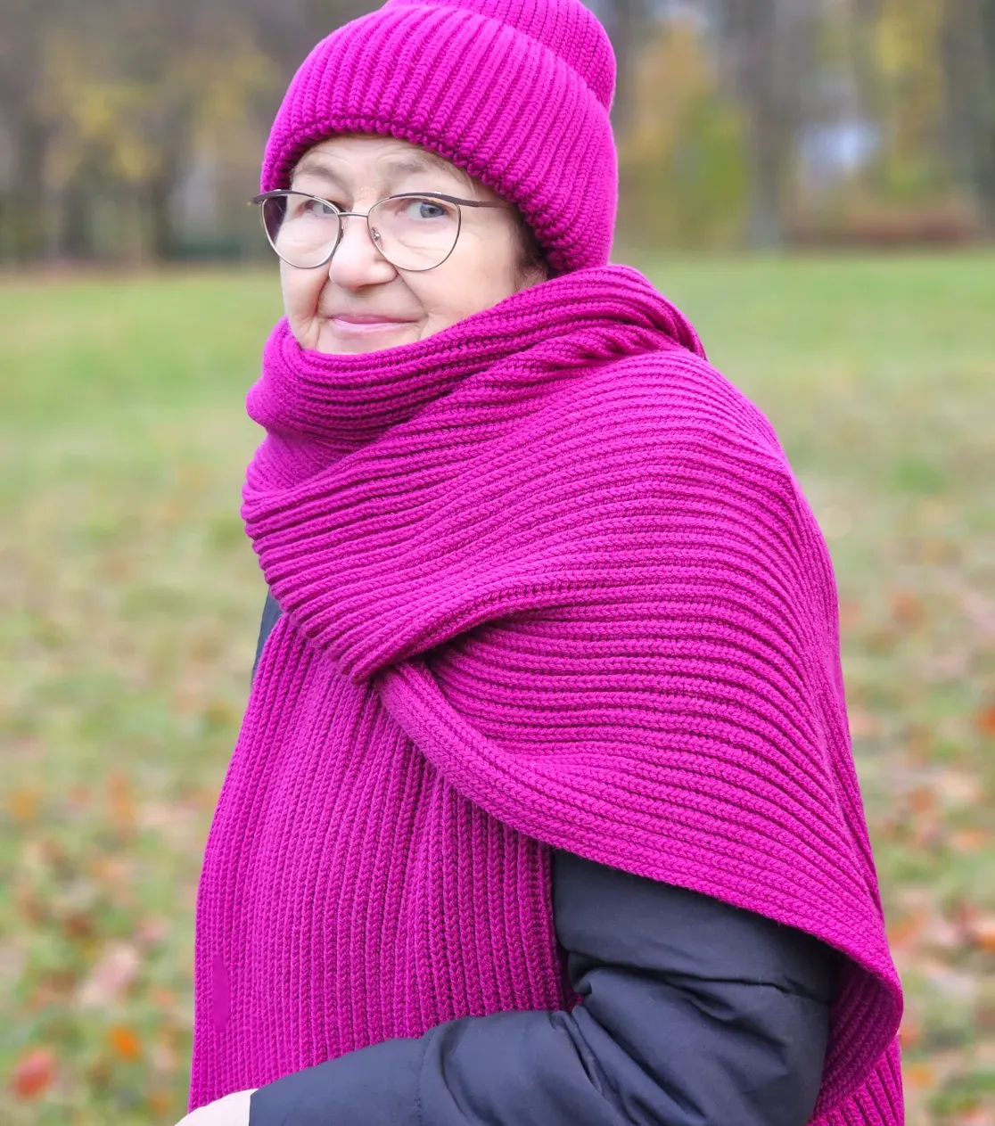 komplet_zimowy_czapka_szal_otulacz_koc_merino_merynos_gruby_scieg_basic_eksluzywny_welna_polska_produkcja39fiolet_biskupi.webp