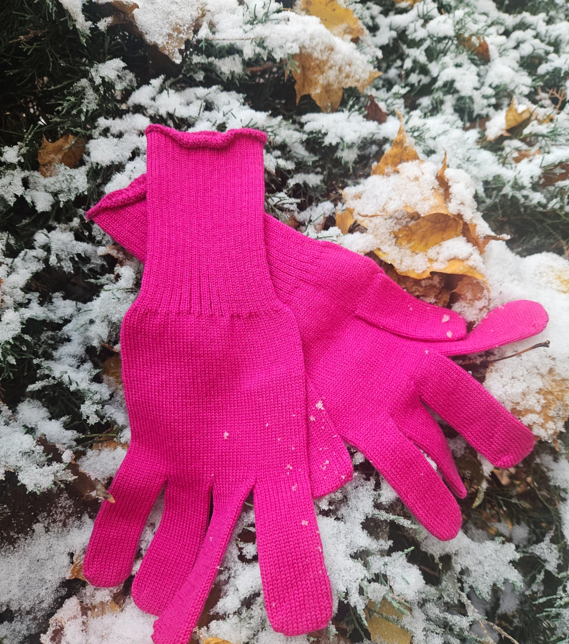 berryboat_merino_guantes_fucsia_vibrantes.webp