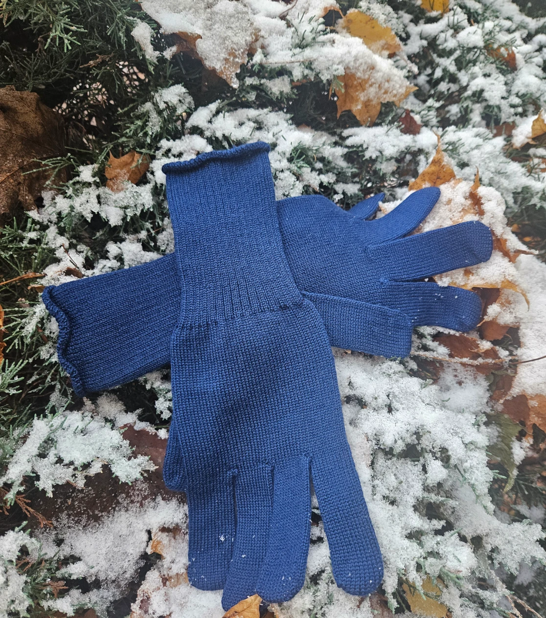 berryboat_merino_gloves_navy_blue.webp