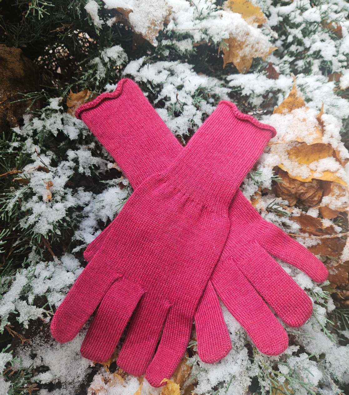 berryboat_merino_handschuhe_himbeere_ecru_weiss_creme.webp