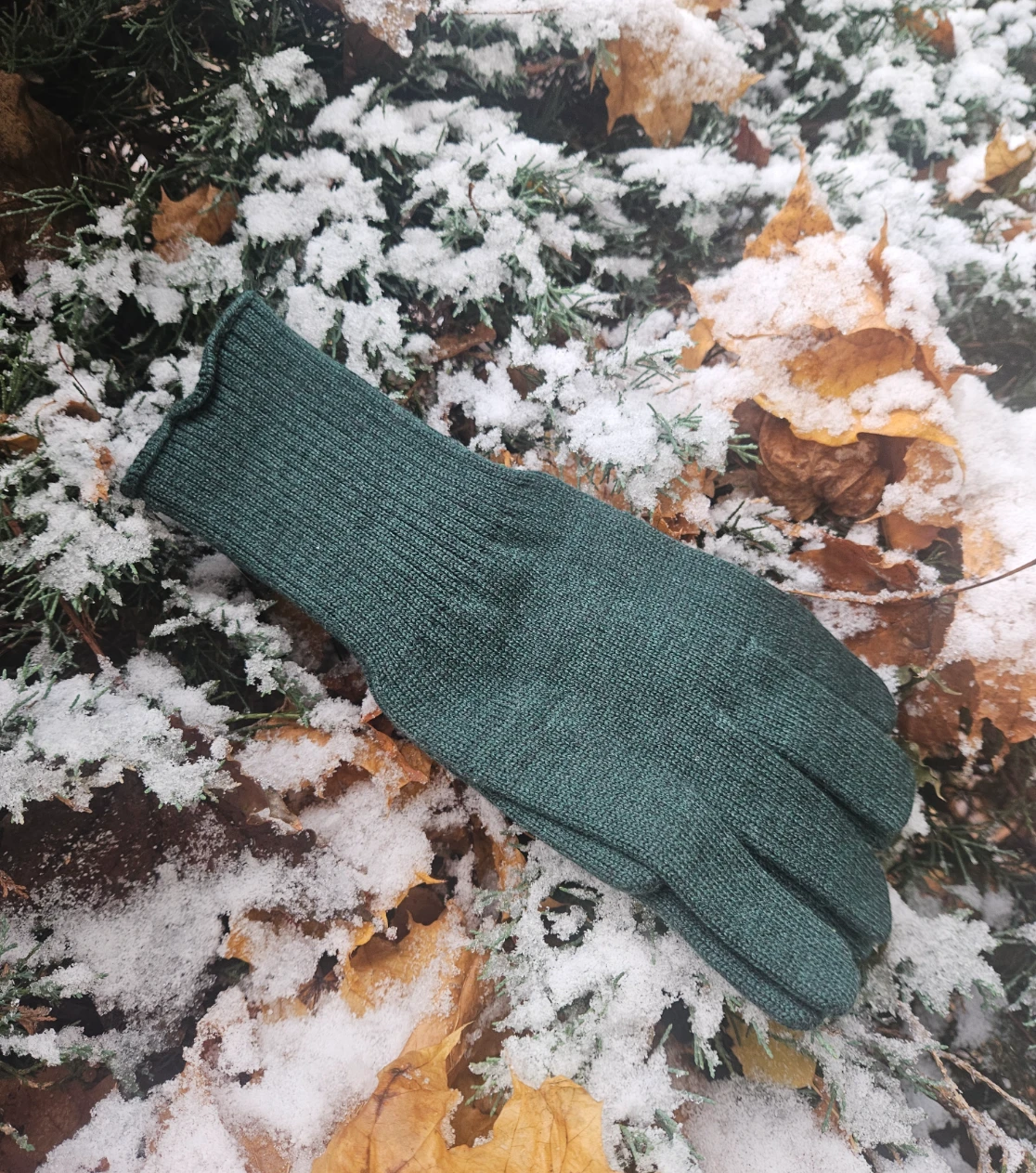 berryboat_merino_handschuhe11_dunkelgruen_khaki.webp