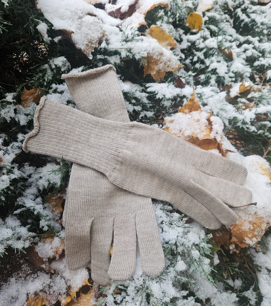 berryboat_merino_handschuhe22_ecru_weiss_creme.webp