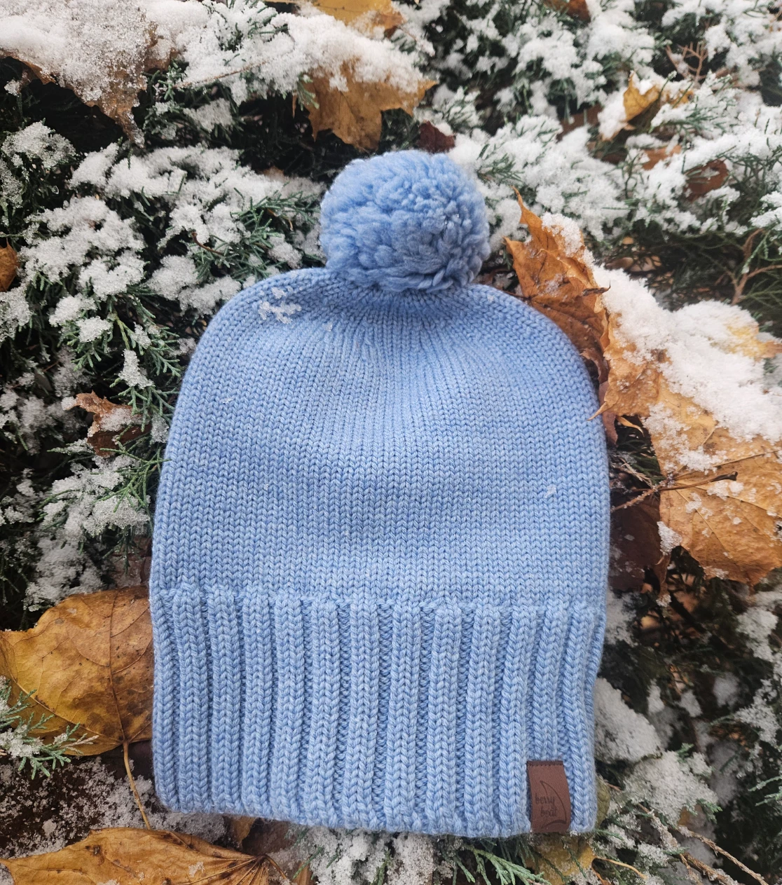 berryboat_merino_winter_hat_neck_warmer_set_light_blue_sky_blue.webp