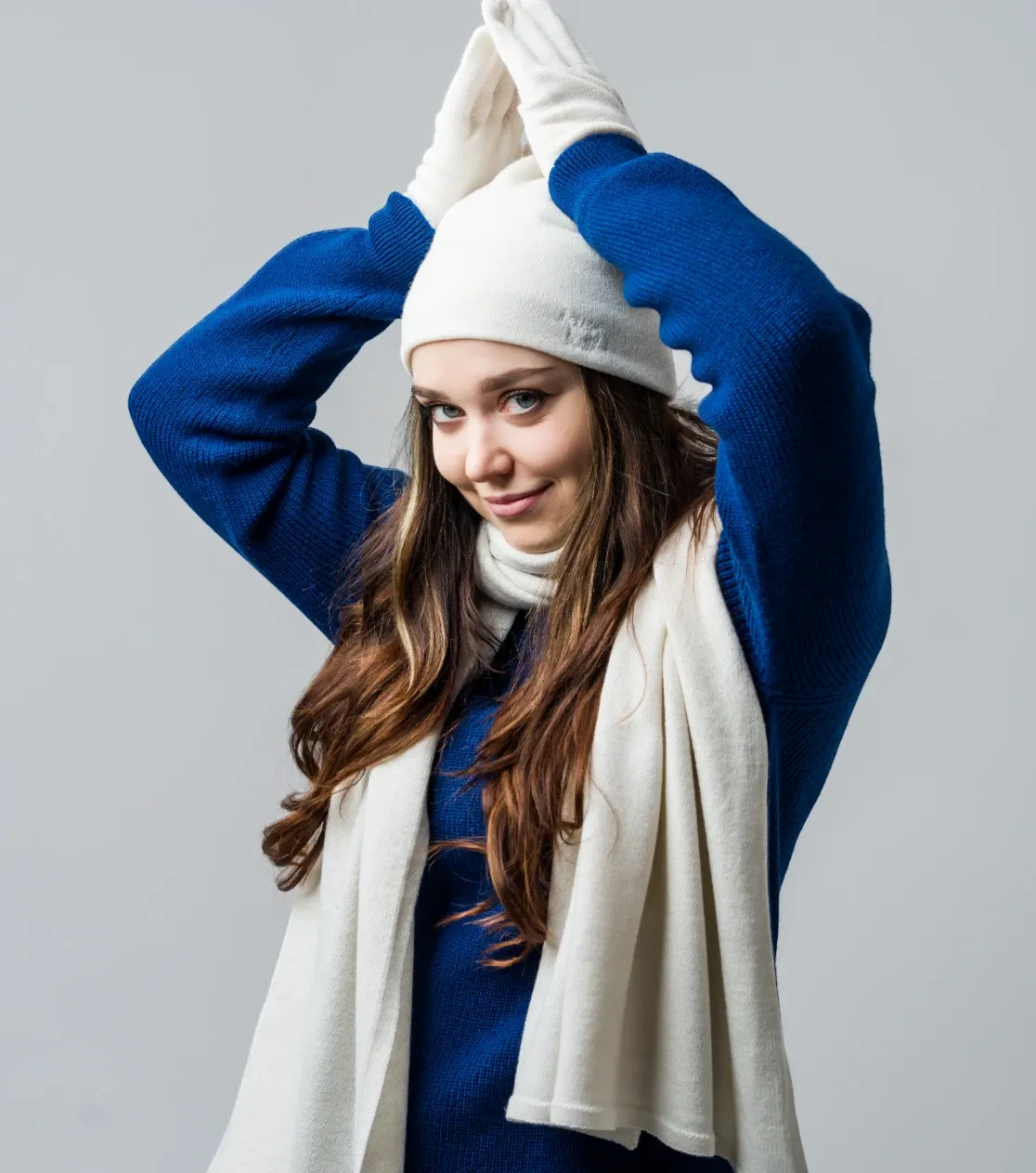 berryboat_merino_czapka_zimowa_meska_damska_beanie_55_ecru_biala_smietankowa_szal_szalik_sweter_elegancka_premium.webp
