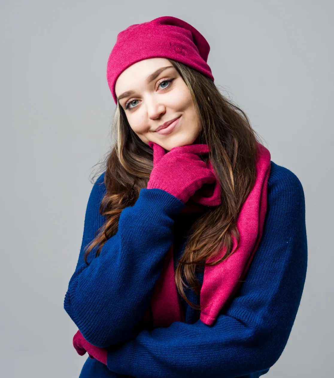 berryboat_merino_czapka_zimowa_meska_damska_beanie_62_fuksja_mama_corka_amarant_rozowa_sweter_elegancka_premium.webp