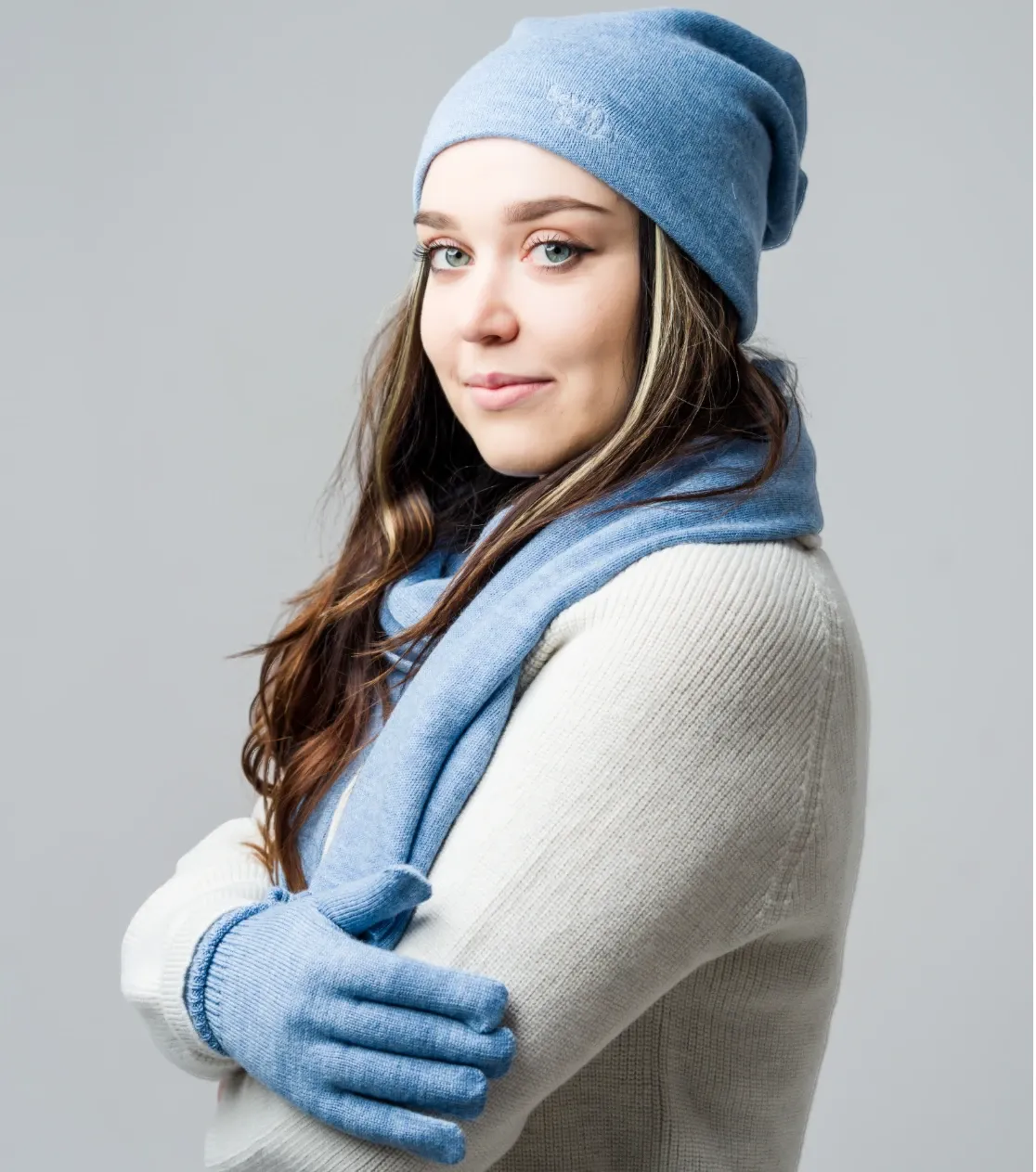 berryboat_merino_czapka_zimowa_meska_damska_beanie_78_szal_szalik_rekawiczki_elegancka_premium.webp