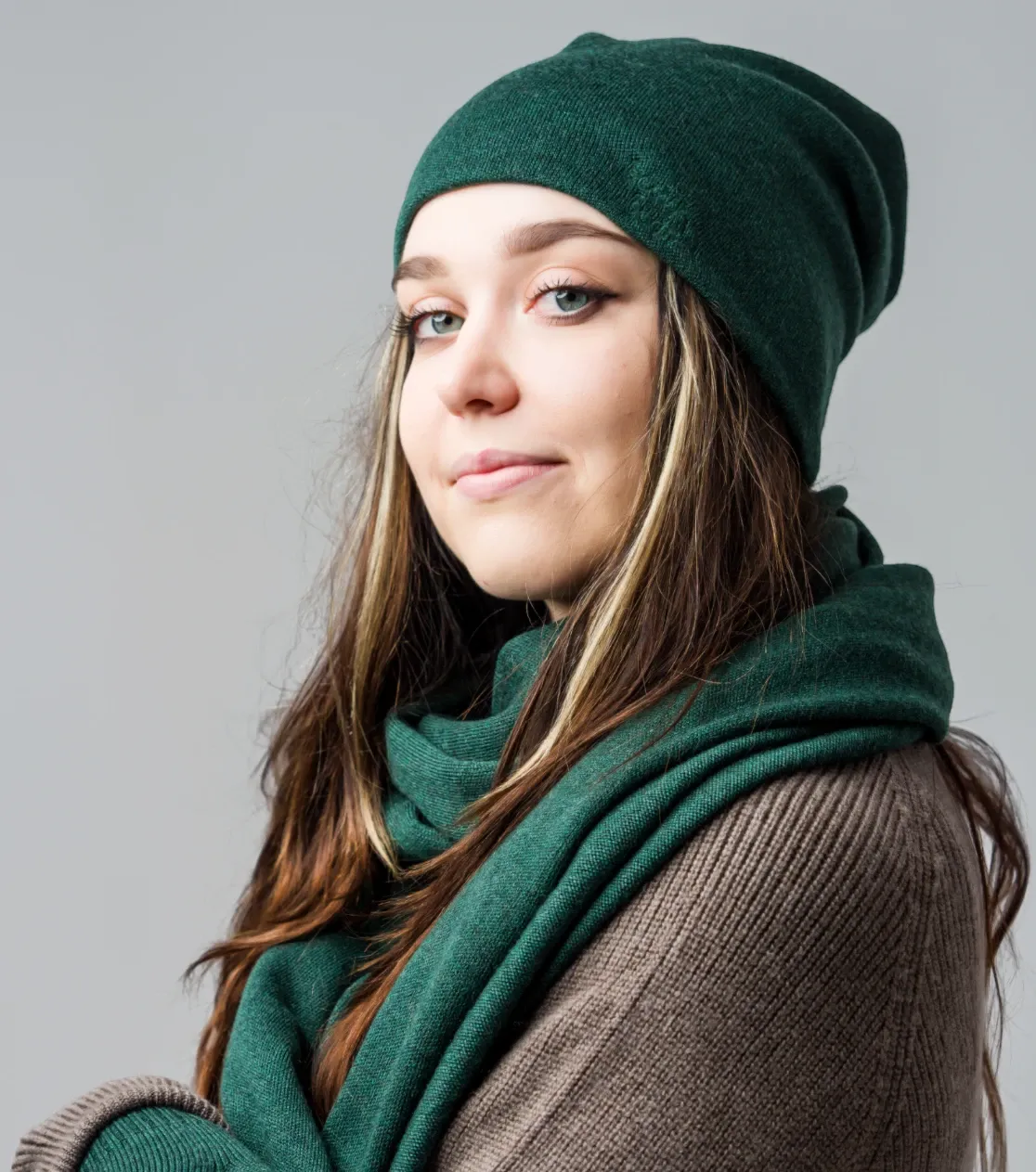 berryboat_merino_czapka_zimowa_meska_damska_beanie_127_sweter_elegancka_premium.webp