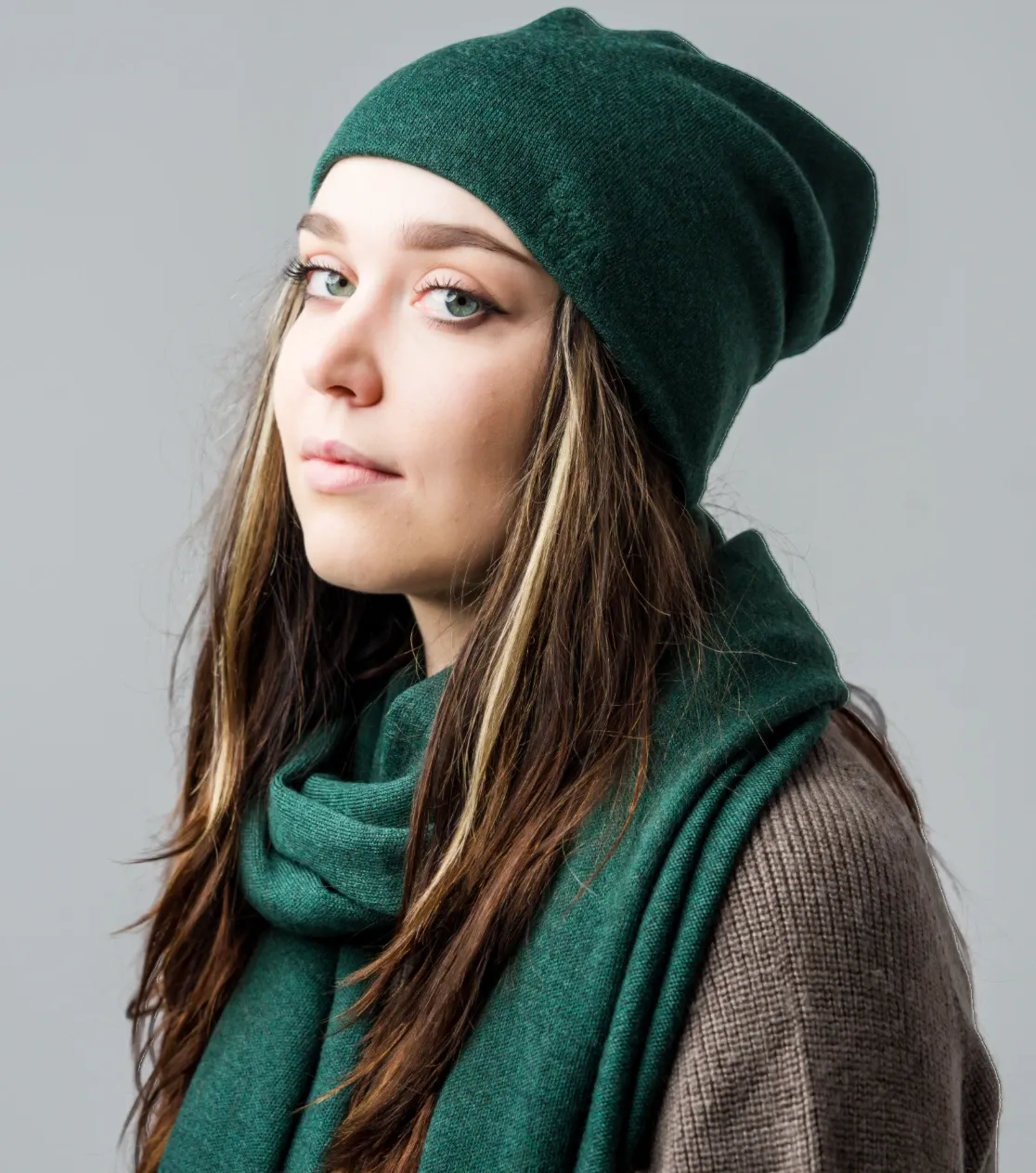 berryboat_merino_czapka_zimowa_meska_damska_beanie_132_sweter_elegancka_premium.webp