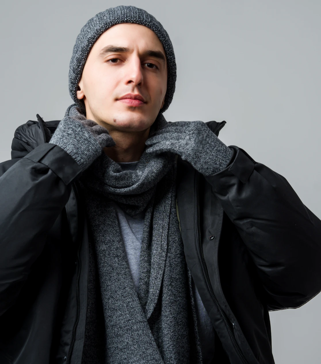 Berryboat Merino Men's and Women's Winter Beanie with Elegant Scarf