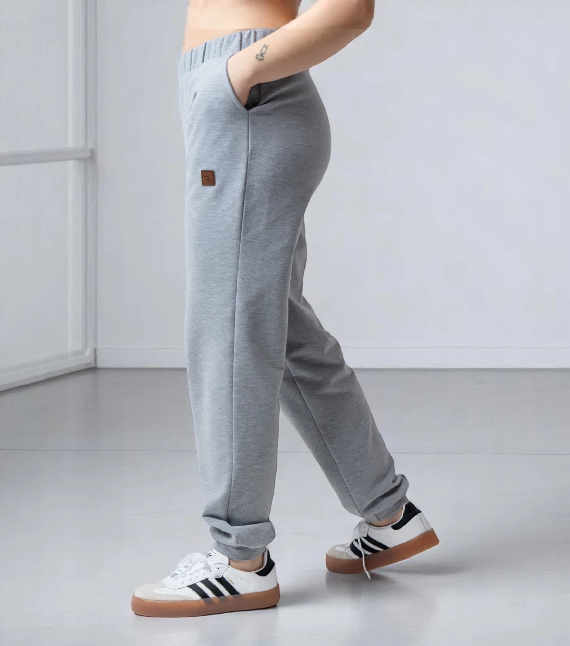 Pantaloni tuta larghi e comodi BerryBoat con piega