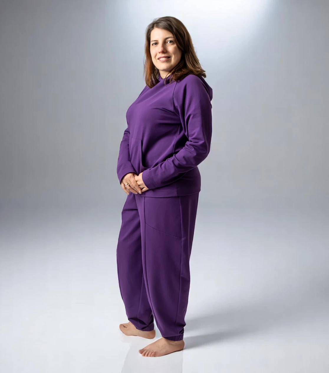 BerryBoat Pantaloni da jogging larghi e felpa con cappuccio con piega 21.webp