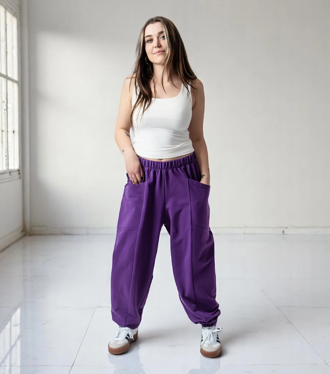 BerryBoat pantalones jogging holgados y sudadera con capucha con pliegue 75.webp
