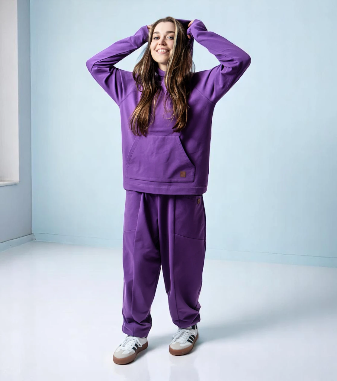 BerryBoat pantalones jogging holgados y sudadera con capucha con pliegue 115.webp