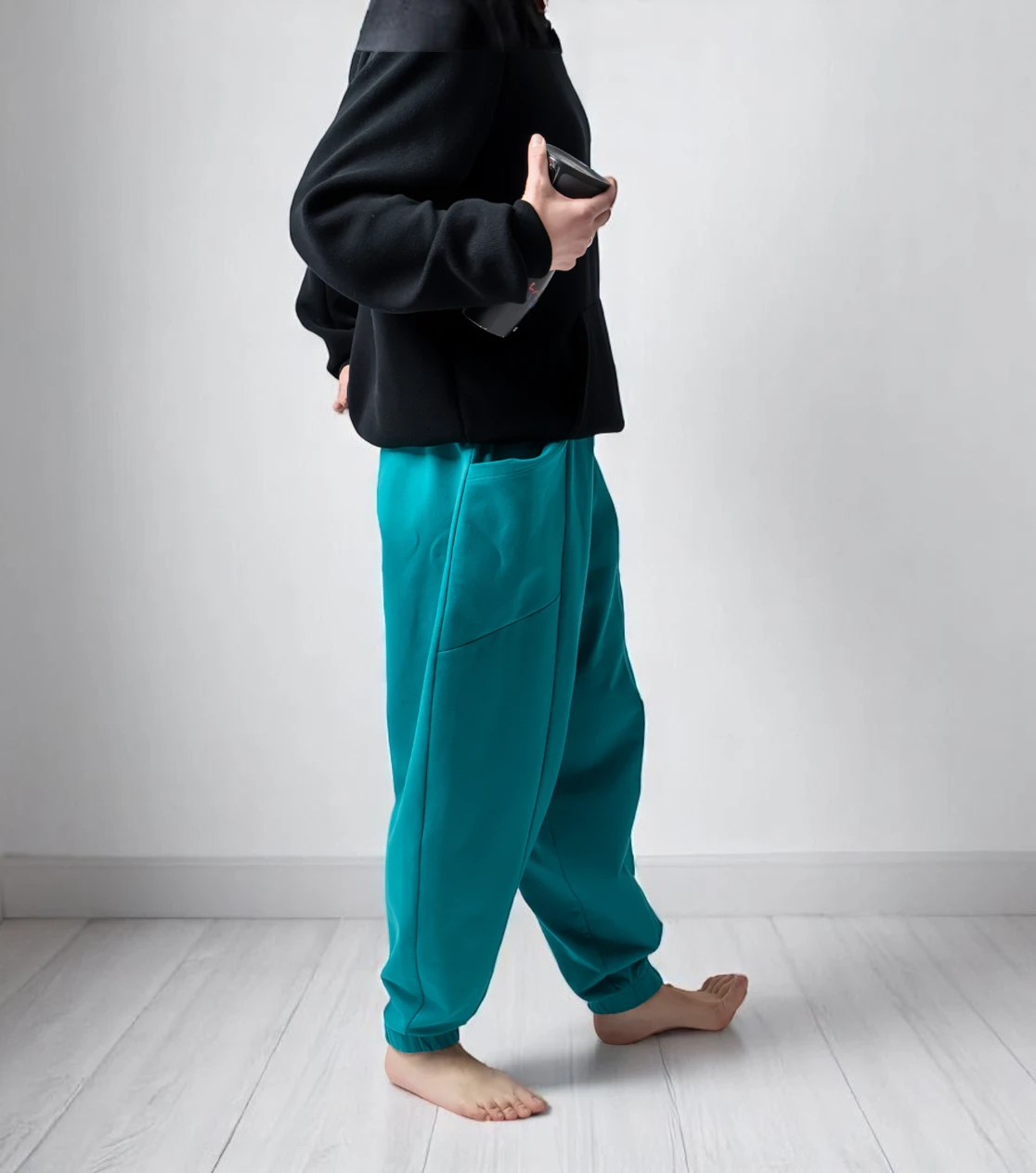 BerryBoat pantaloni jogging larghi e comodi con polsino12.webp