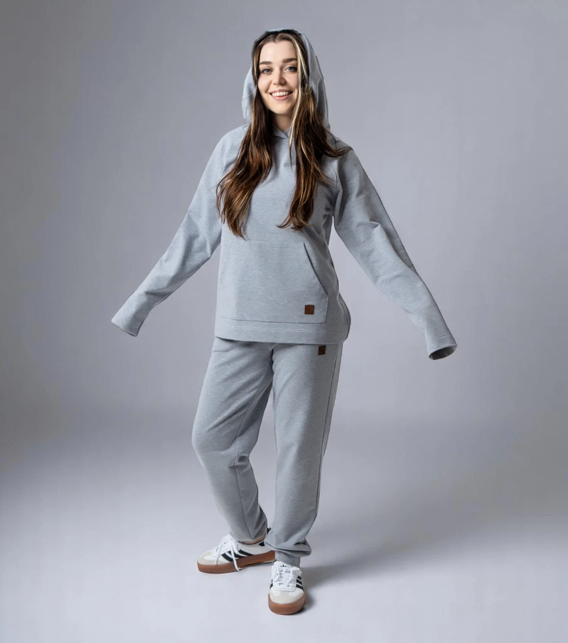 BerryBoat Loose Jogging Pants with Crease and Hoodie 23.webp