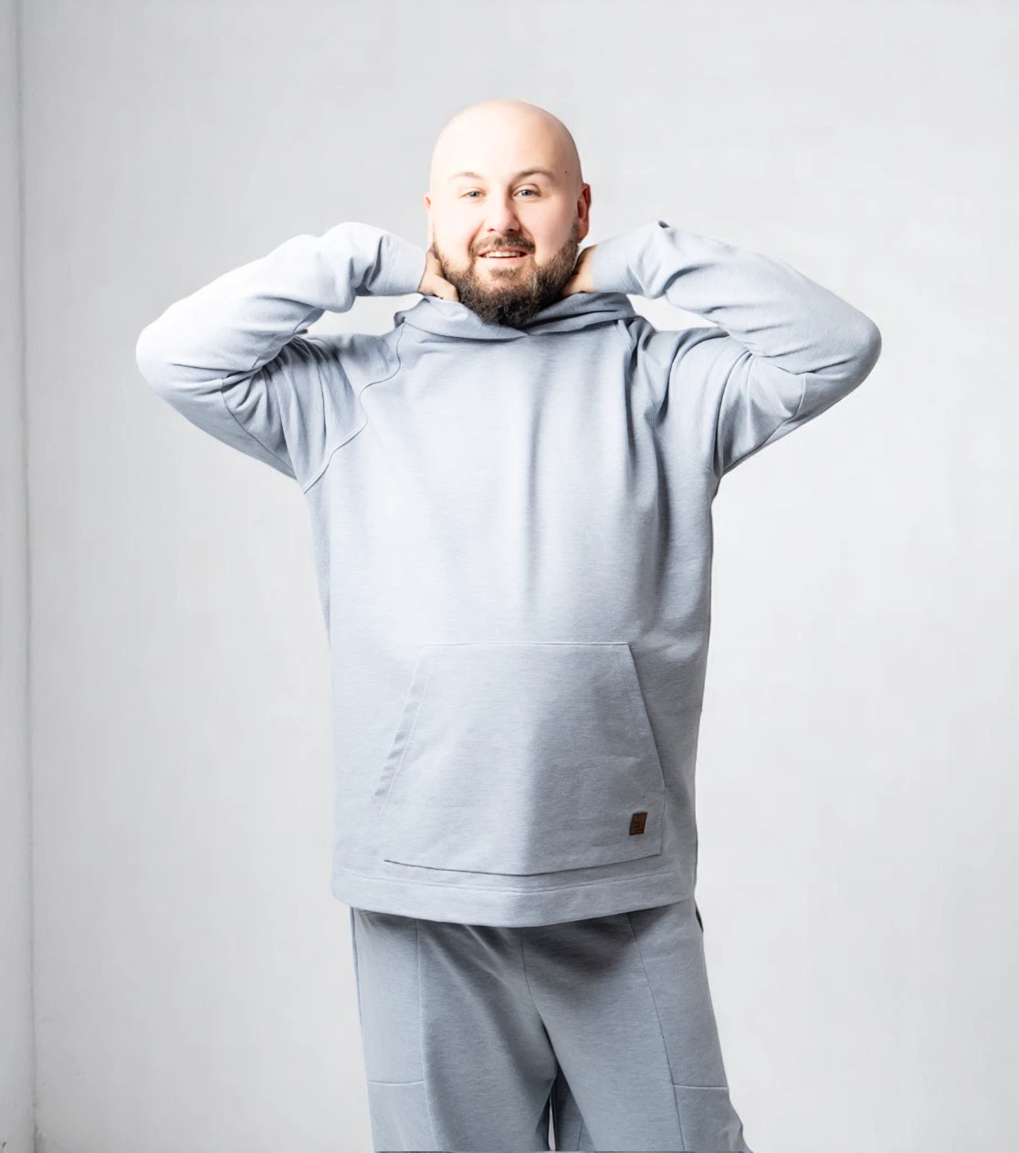 BerryBoat Pantaloni da jogging larghi con piega e felpa con cappuccio 16.webp