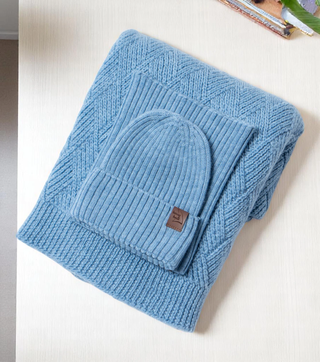 blekitny-zestaw-merino-dla-dziecka-kocyk-i-czapeczka.webp