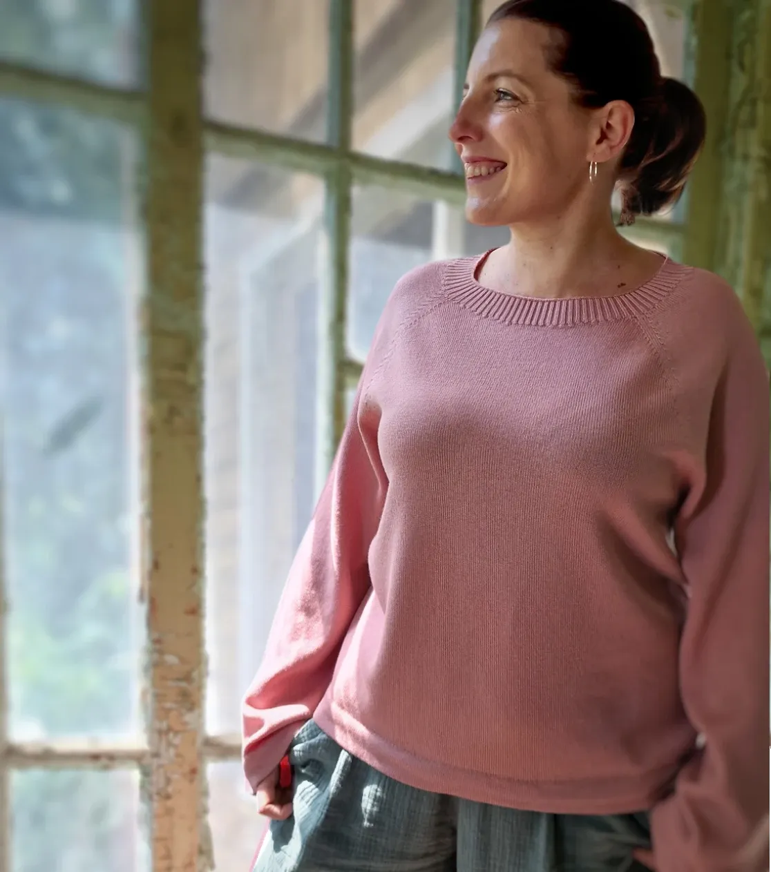 Maglione leggero oversize in 100% lana merino rosa cipria