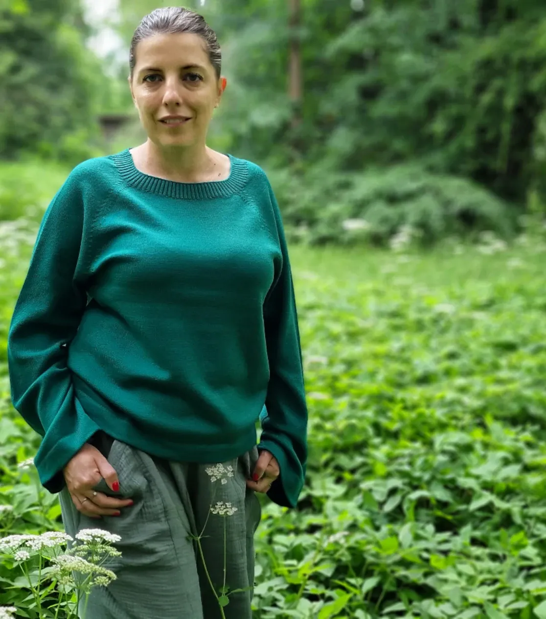 Top de punto de lana merino de corte relajado para mujer - tono verde botella