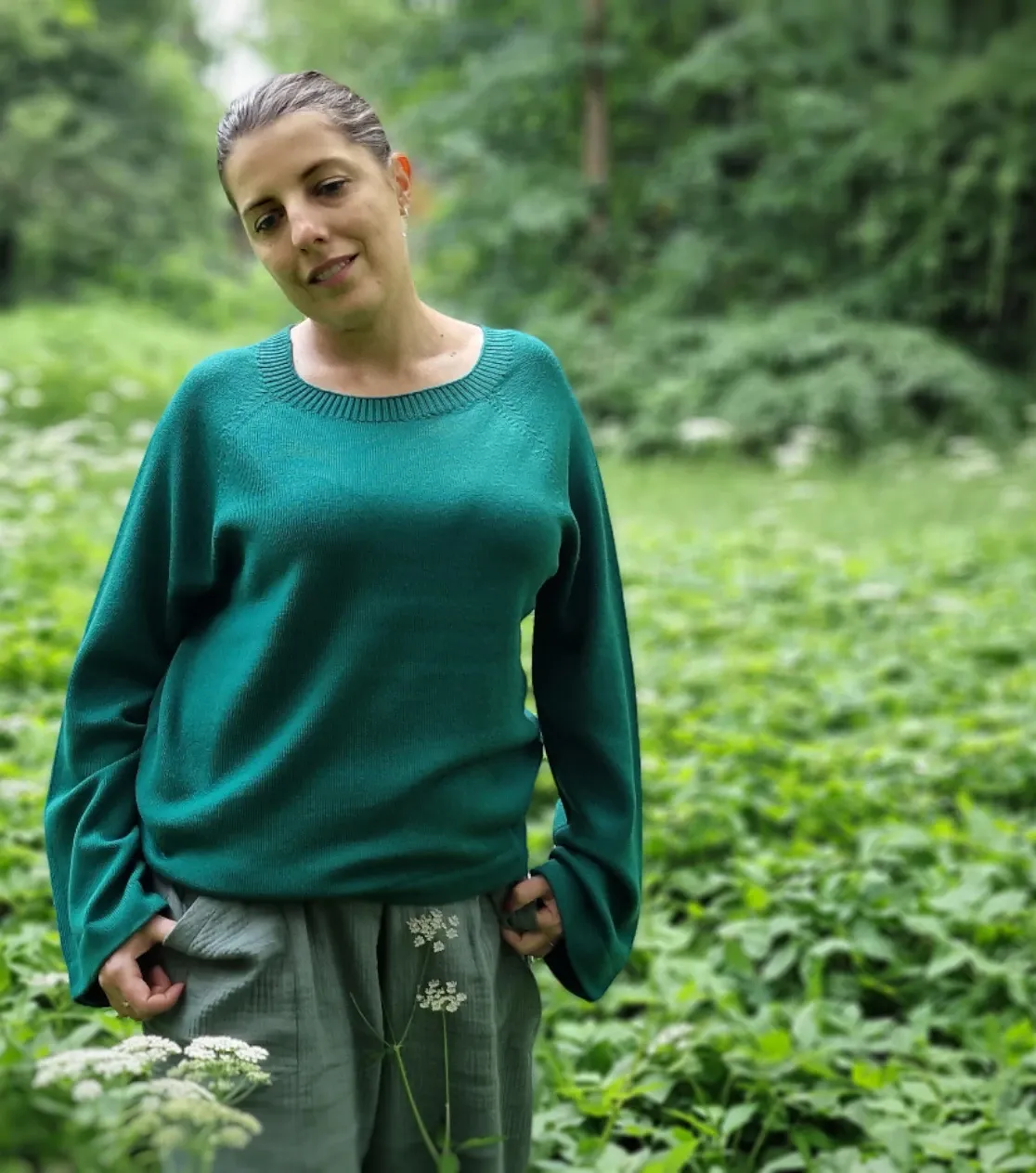 Top de punto oversize suave de lana merino en verde botella para mujer