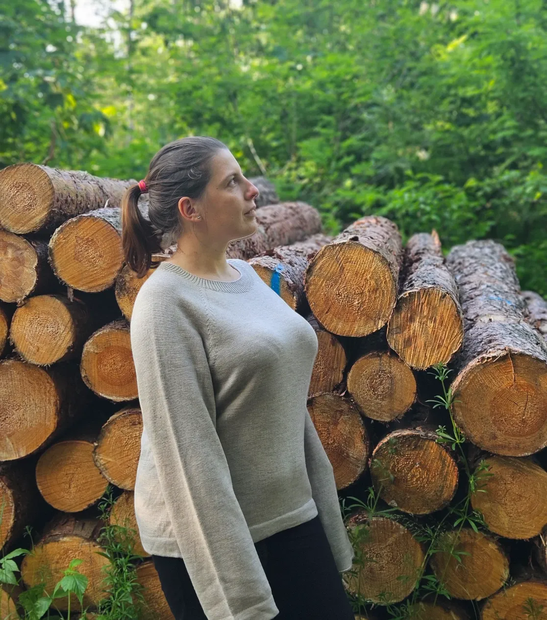 Locker geschnittener Damenpullover aus 100% Merinowolle in Beige