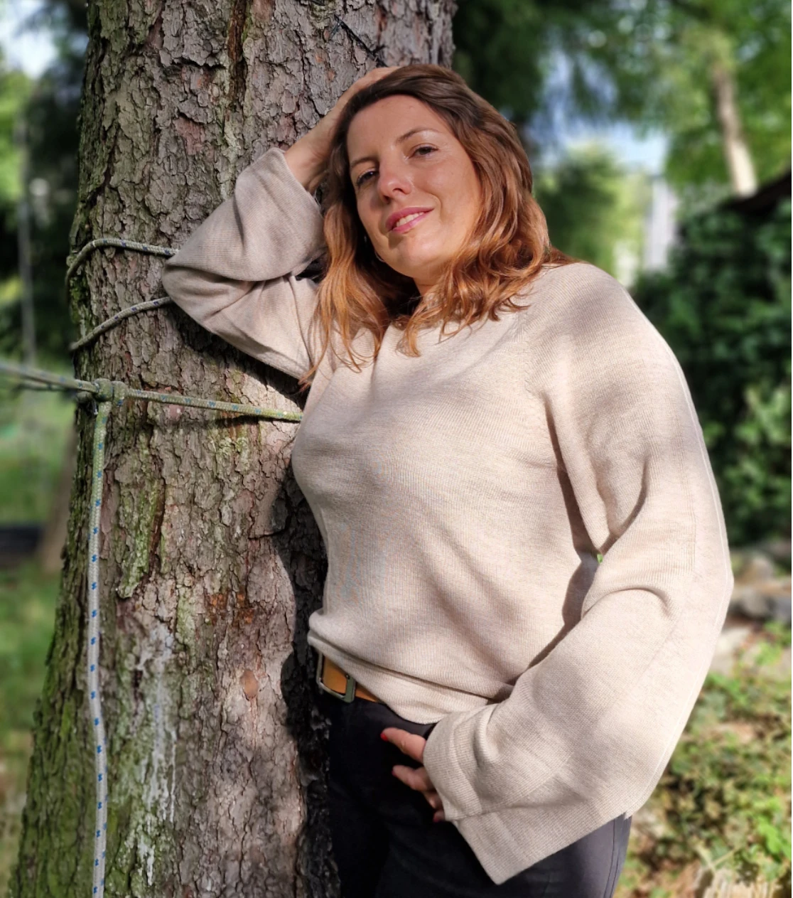 Locker geschnittener Damenpullover aus 100% Merinowolle in Beige