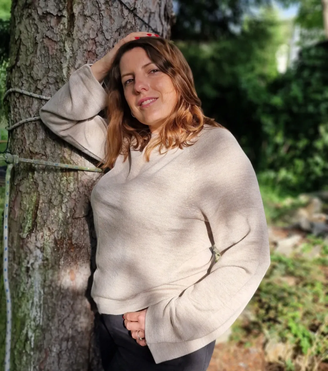 Locker geschnittener Damenpullover aus 100% Merinowolle in Beige