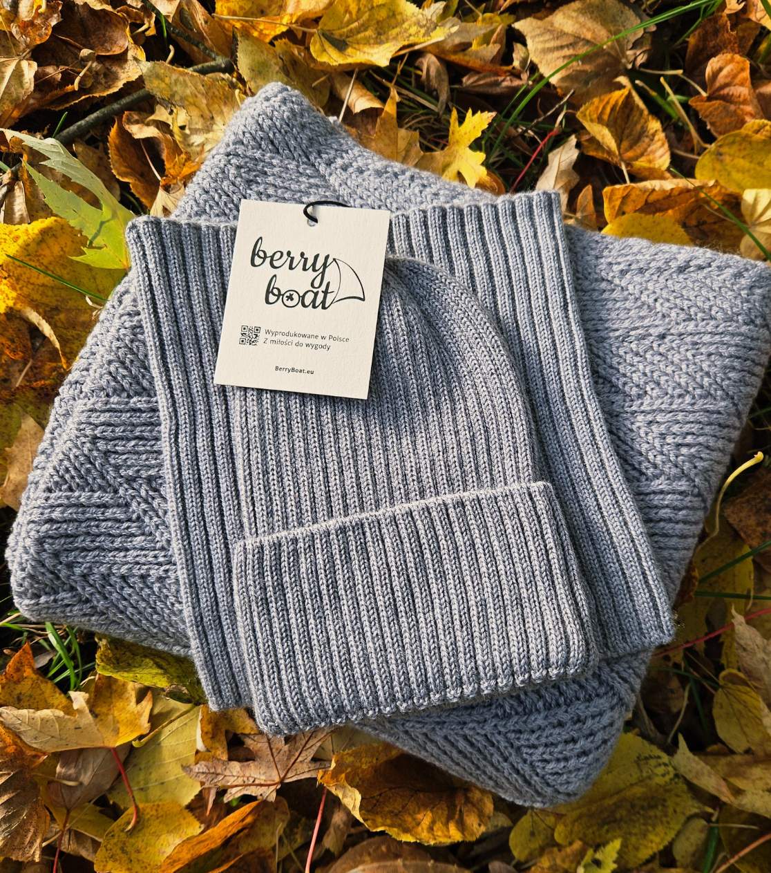 Geschenkset für Neugeborene – Decke, Mütze und Schlauchschal aus Merinowolle, Grau
