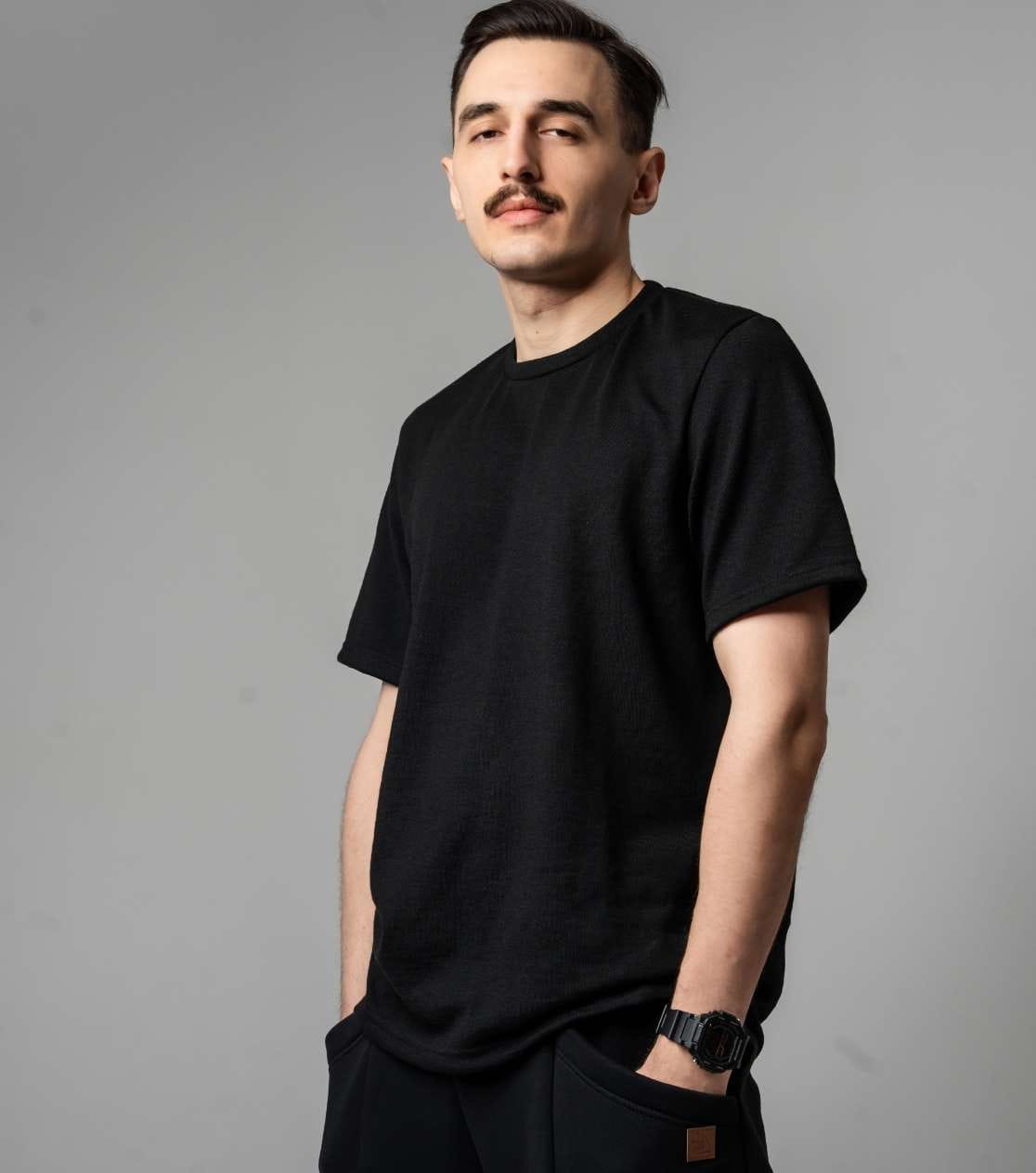 Camiseta masculina de 100% lana merino (negra) – tejida y confeccionada cerca de Łódź
