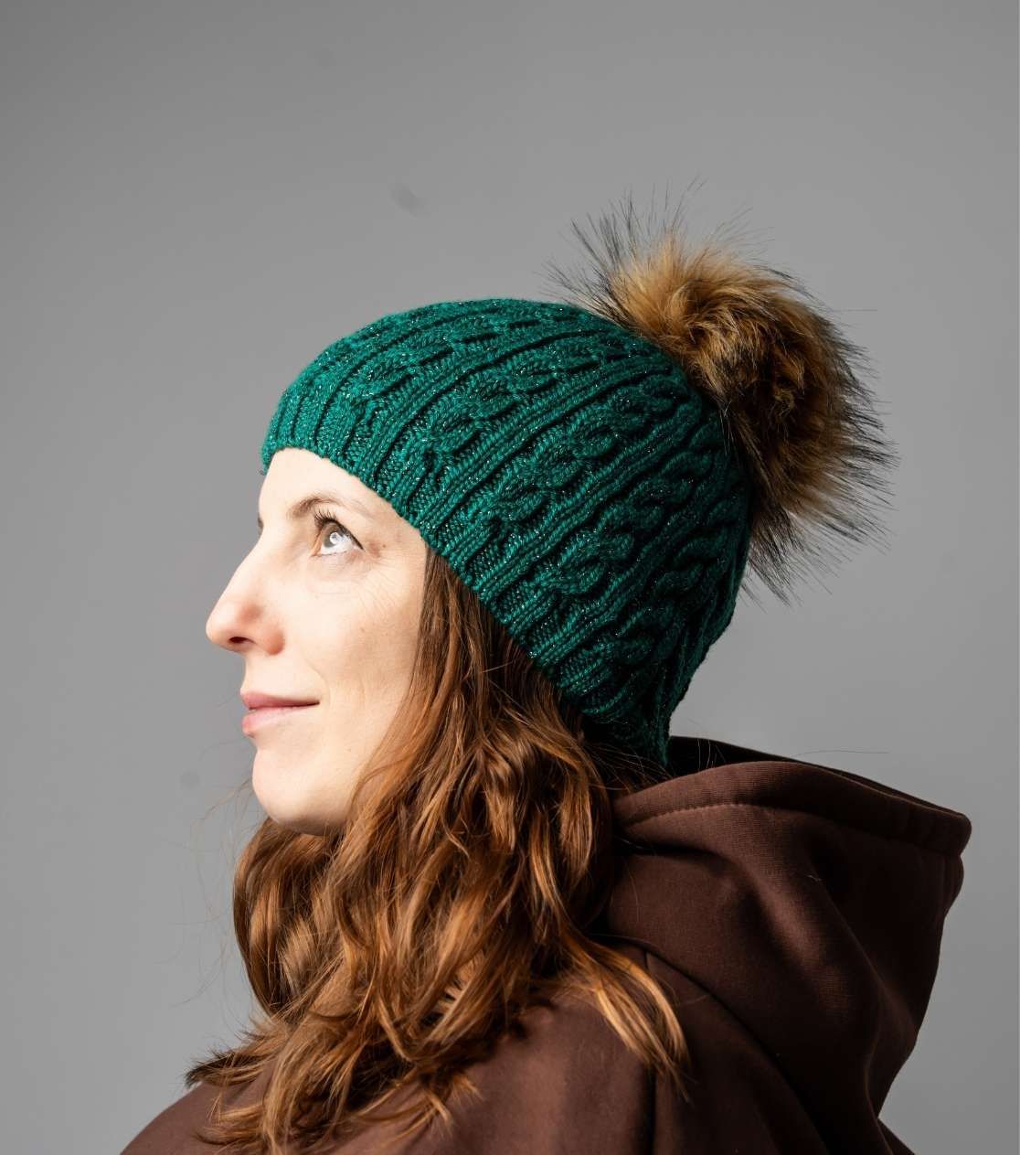 Berretto unisex in lana merino con pon pon in pelliccia sintetica di volpe – BerryBoat