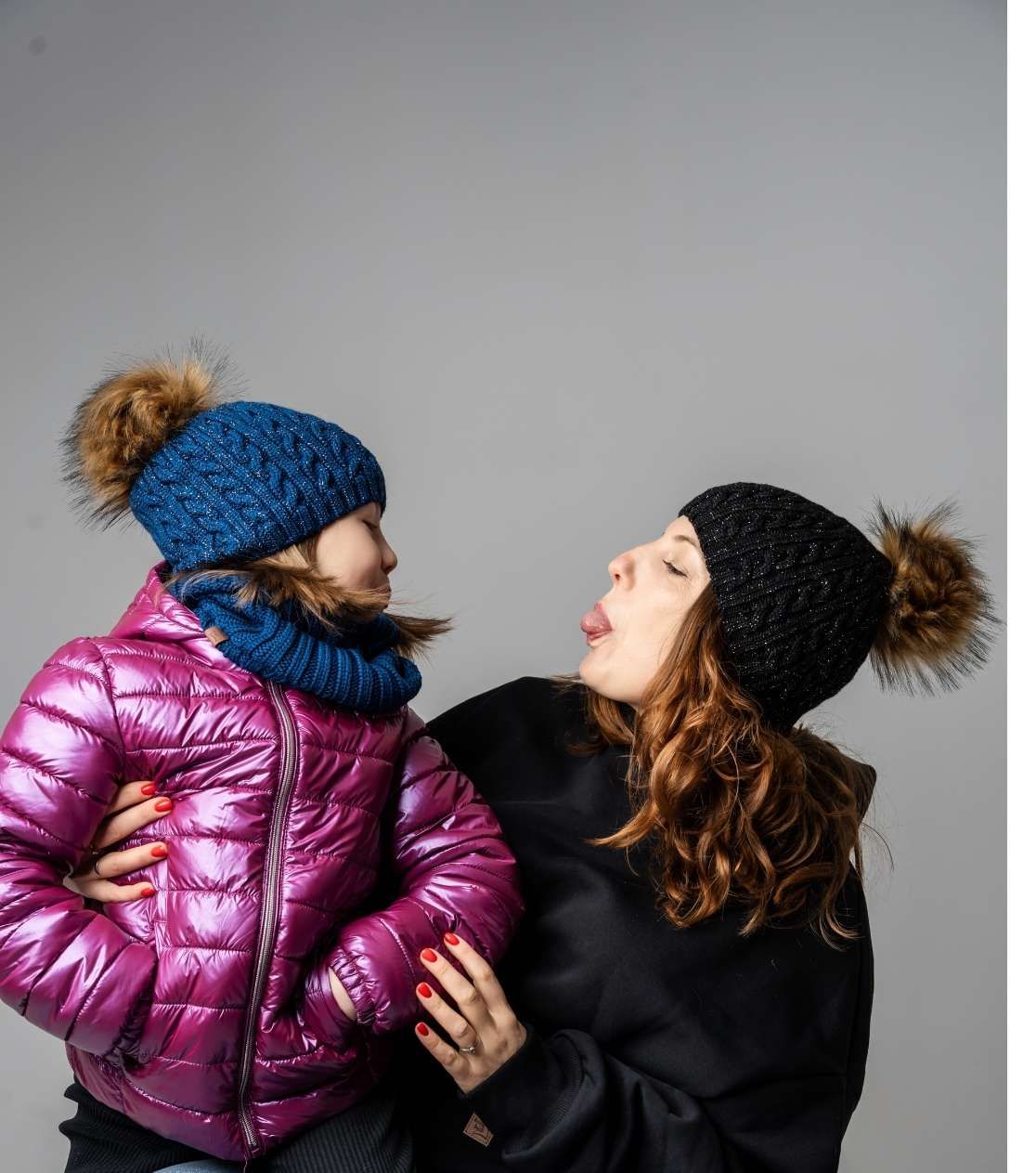 Gorro unisex de lana merino con pompón de zorro sintético - para niñas