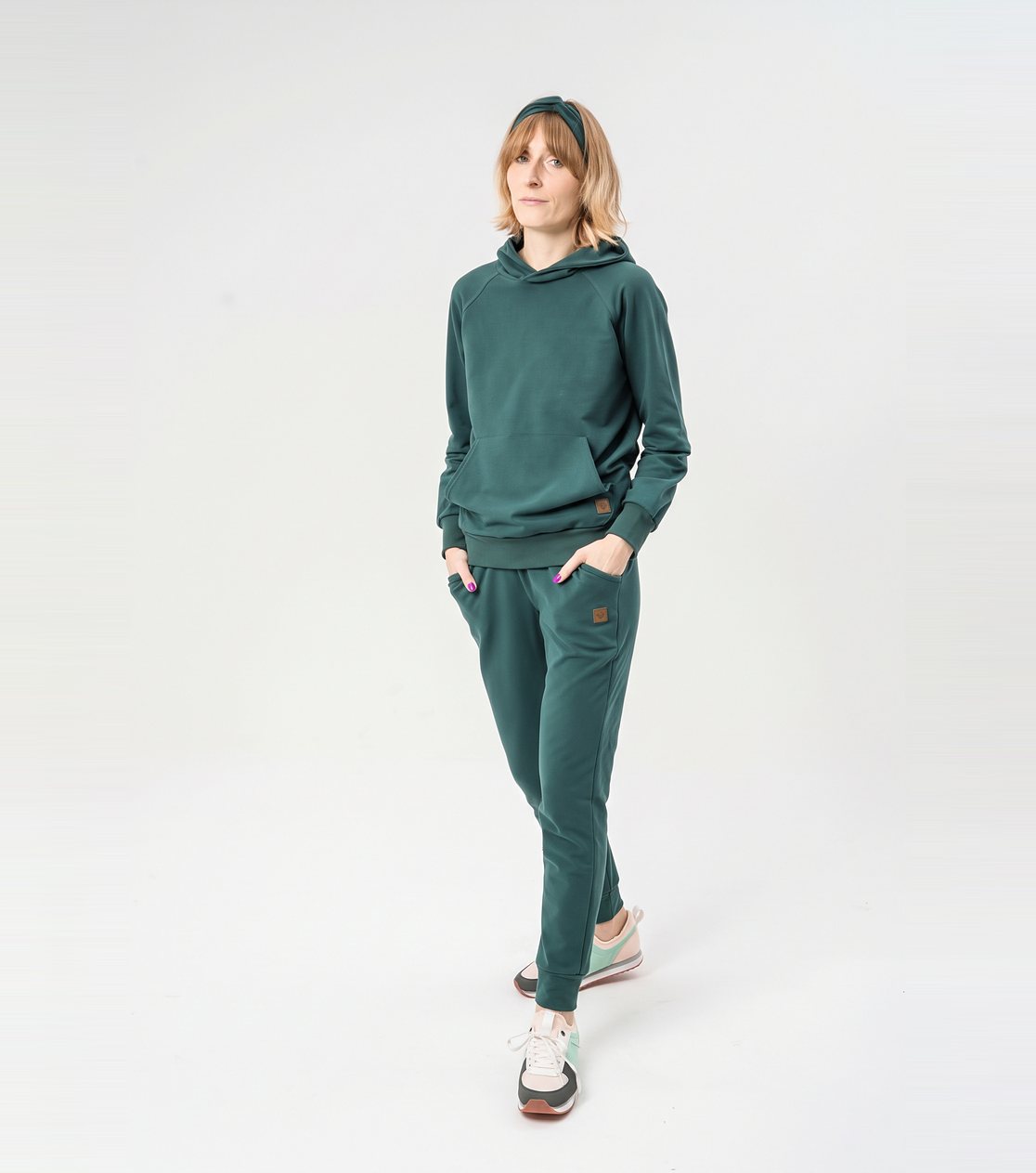 Bluza reglanowa z kapturem, unisex – lekka dzianina, butelkowa zieleń – zdjęcie 2