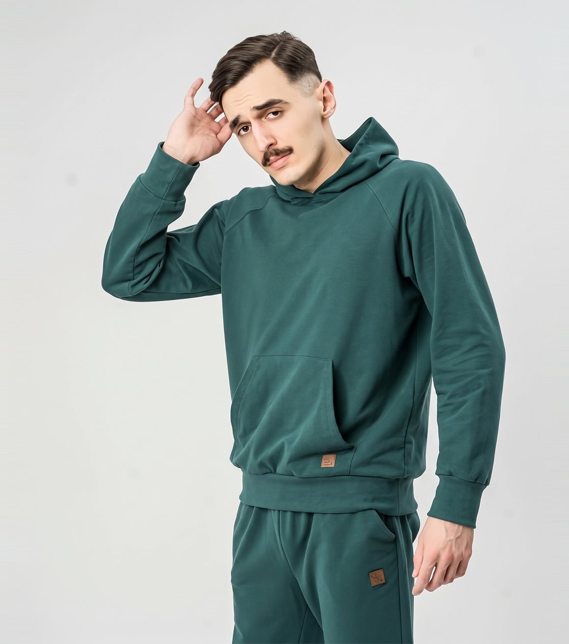 Bluza reglanowa z kapturem, unisex – lekka dzianina, butelkowa zieleń – zdjęcie 7