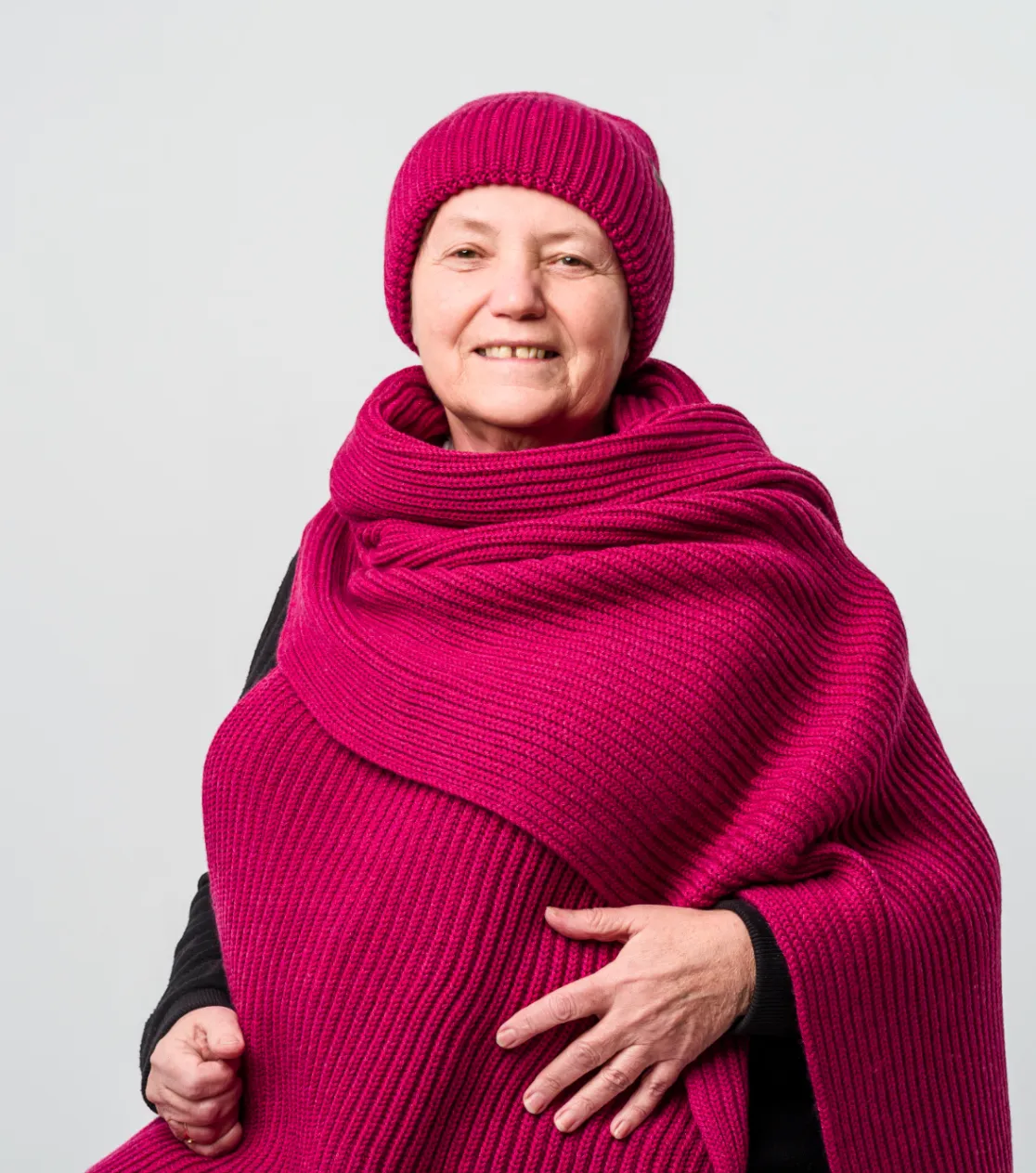 Set Invernale: Berretto, Sciarpa e Coperta in Lana Merino Rosa Lampone