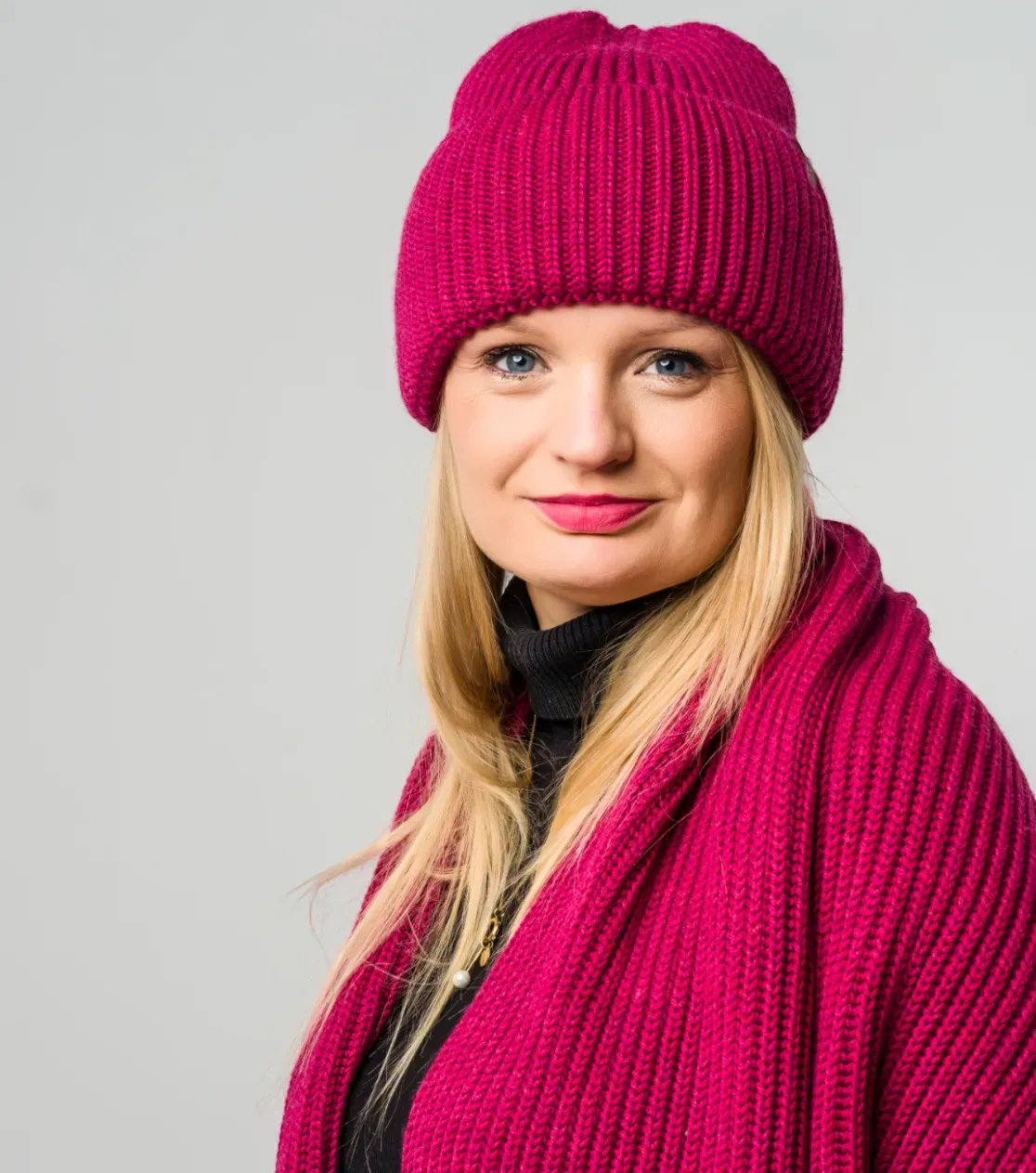 Set Invernale: Berretto, Sciarpa e Coperta in Lana Merino Rosa Lampone - Variante 2