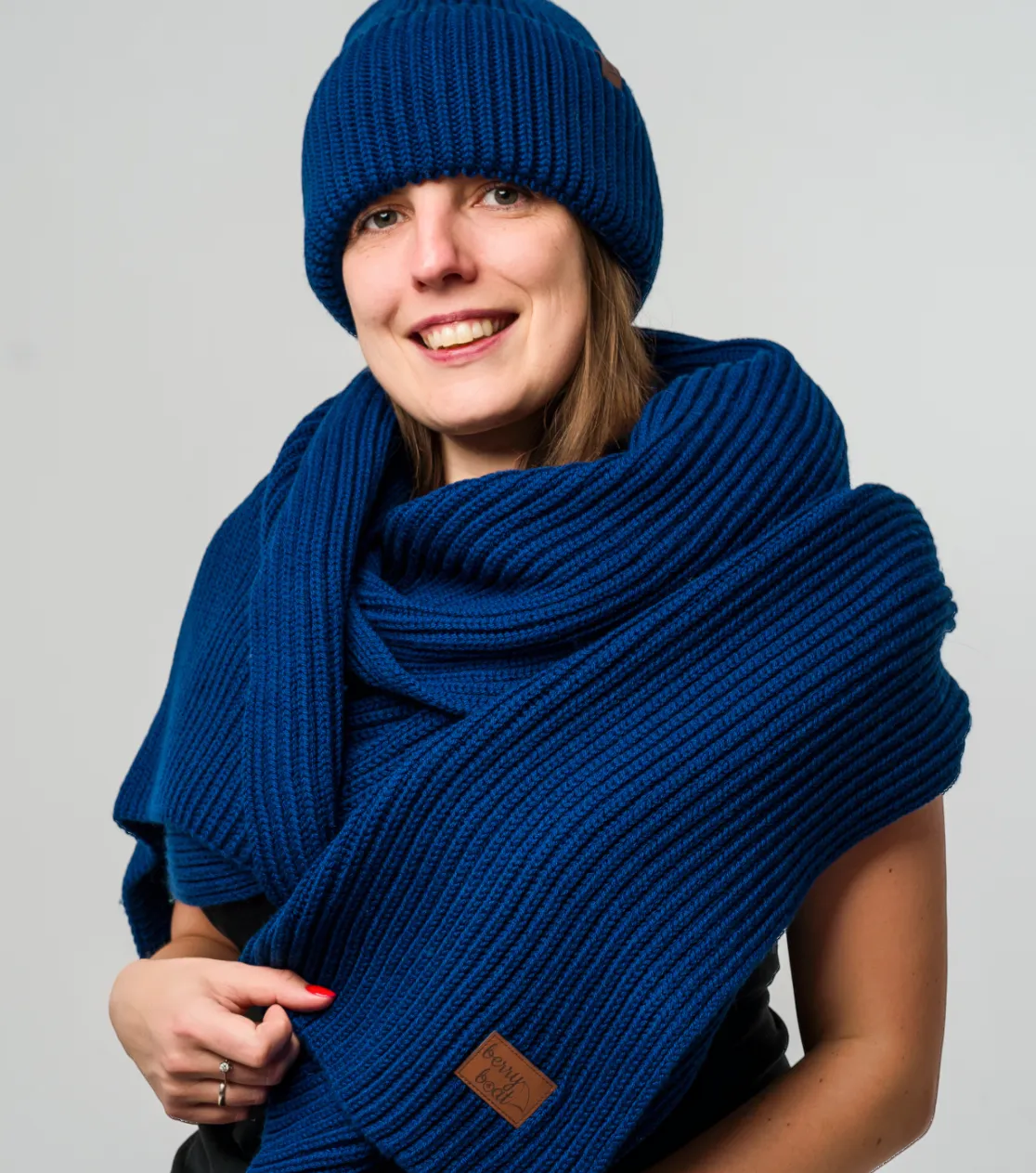 Winter Set: Merino Wool Beanie, Scarf, and Cozy Blanket in Navy Blue