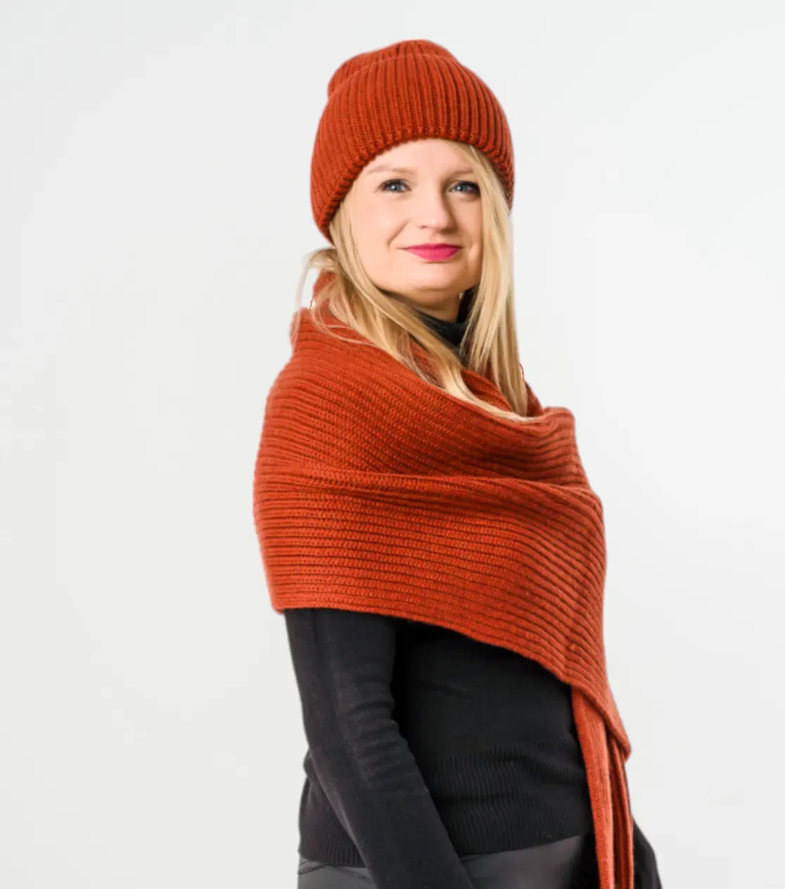 Winter Set: Merino Wool Beanie, Scarf, and Cozy Blanket in Hazel-Russet - Variant 3