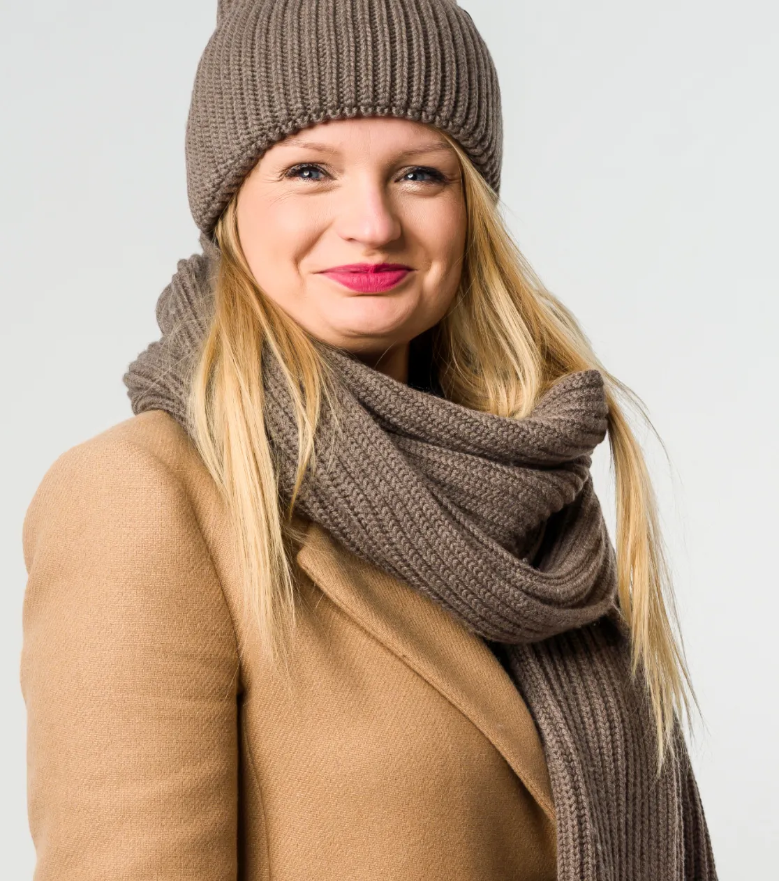 Set Invernale: Berretto, Sciarpa e Coperta in Lana Merino Taupe-Beige-Grigio - Variante 3