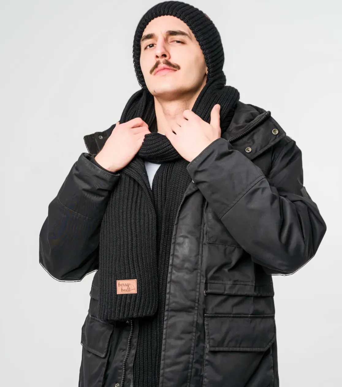Winter Set: Merino Wool Beanie, Scarf, and Cozy Blanket in Black - Variant 4