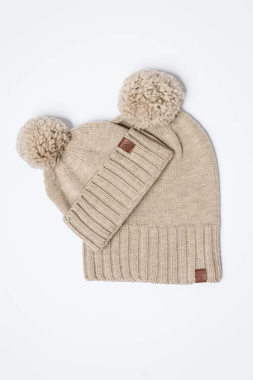 Gorro grueso de invierno de lana merino con doblez y pompón 2 en 1 beige producción polaca