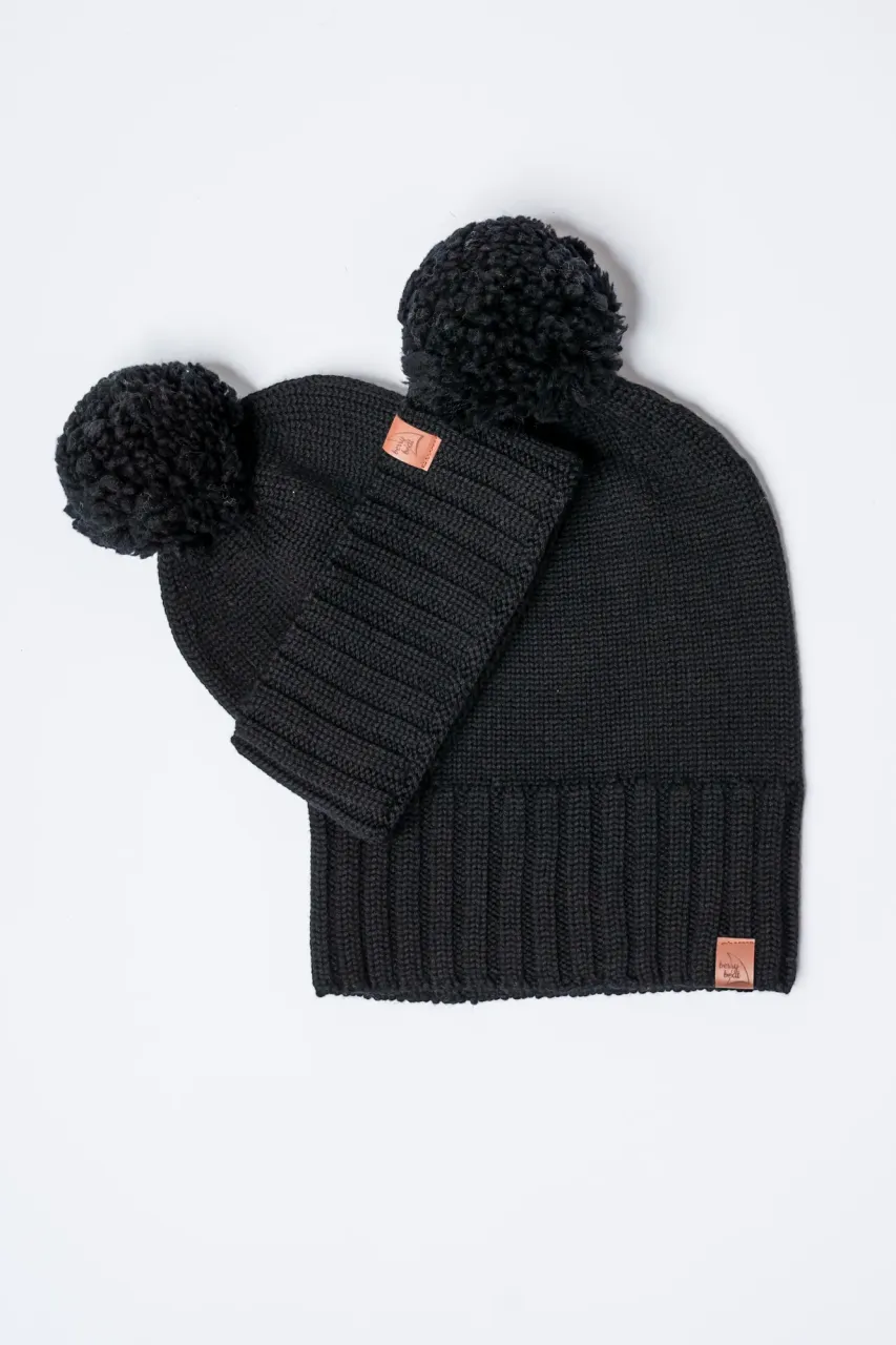 Berretto invernale spesso in lana merino con risvolto e pompon 2in1 produzione polacca