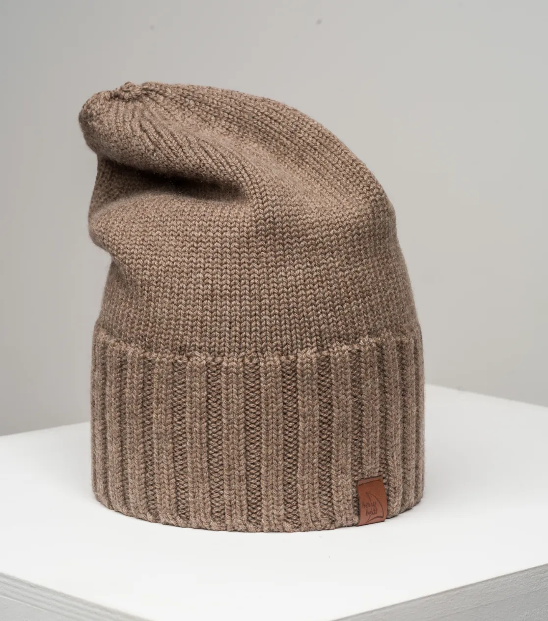 Berretto comodo e versatile da uomo in lana merino spessa - lungo con risvolto 2 in 1, prodotto in Polonia